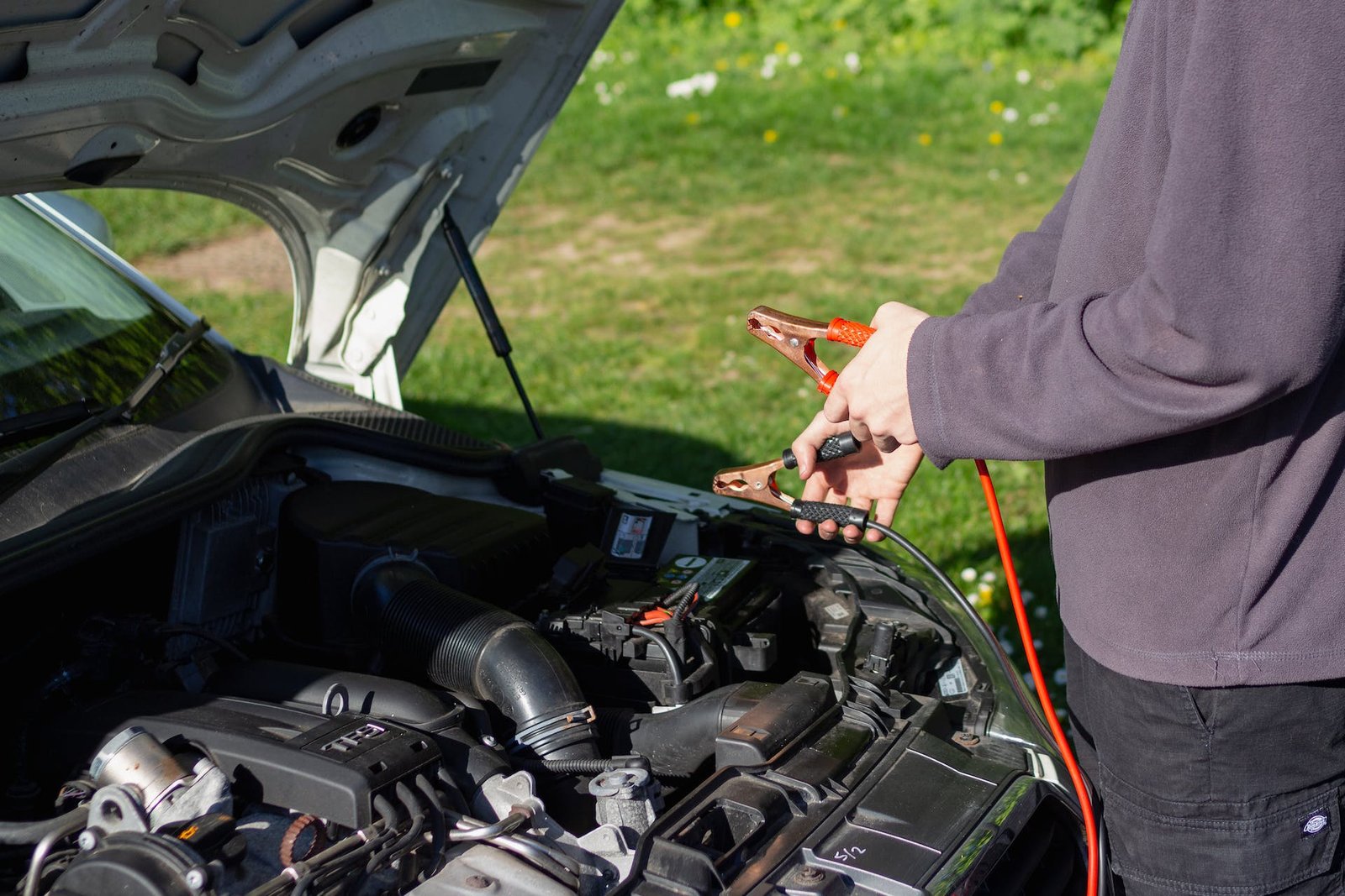 What amount of time Does it Need to Charge a Vehicle Battery? - Extreme Specialists Guide